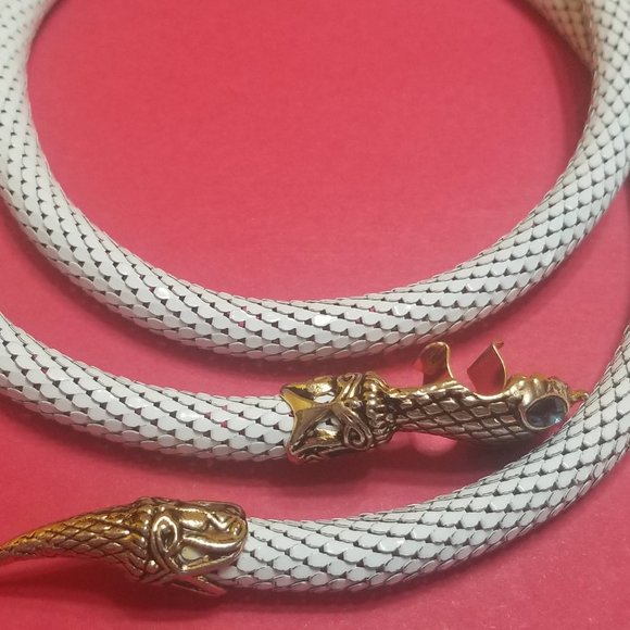 DL Auld White Mesh Snake Belt Necklace Crystal Blue Eyes Gold Tone VTG Signed. - Picture 6 of 11